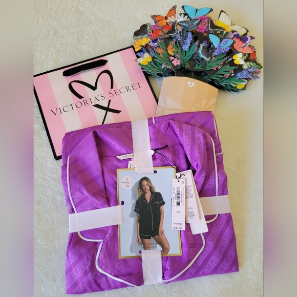 Victoria's Secret Other - ✨️✨️SOLD✨️✨️💜Victoria's Secret Satin Short Pajama Set💜
